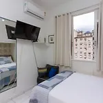 50 Metros Da Praia De Copacabana